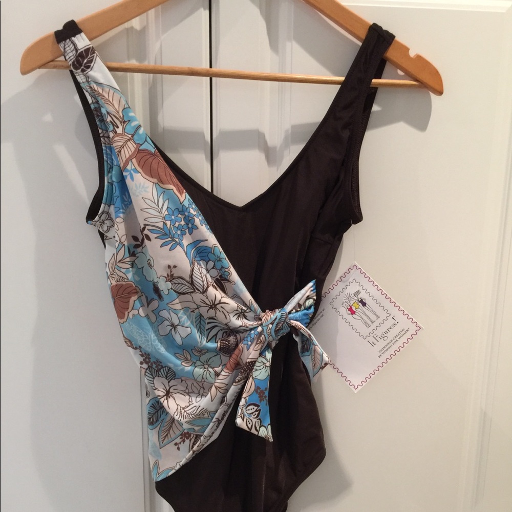 It Figures Tummy Tuck Ladies One Piece Bathing Suit SZ. 10